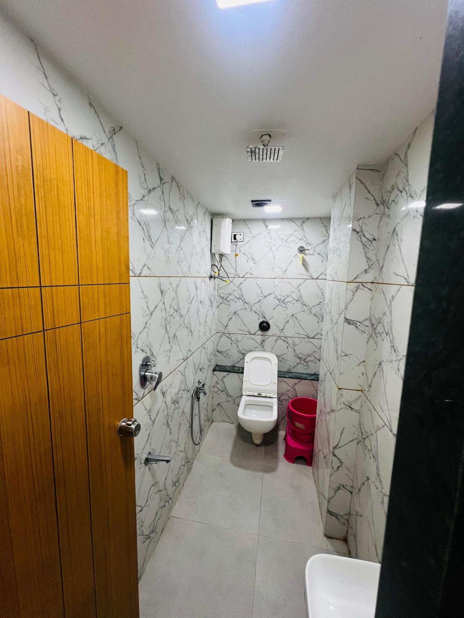 Hotel Exotic Ahmedabad Exterior foto