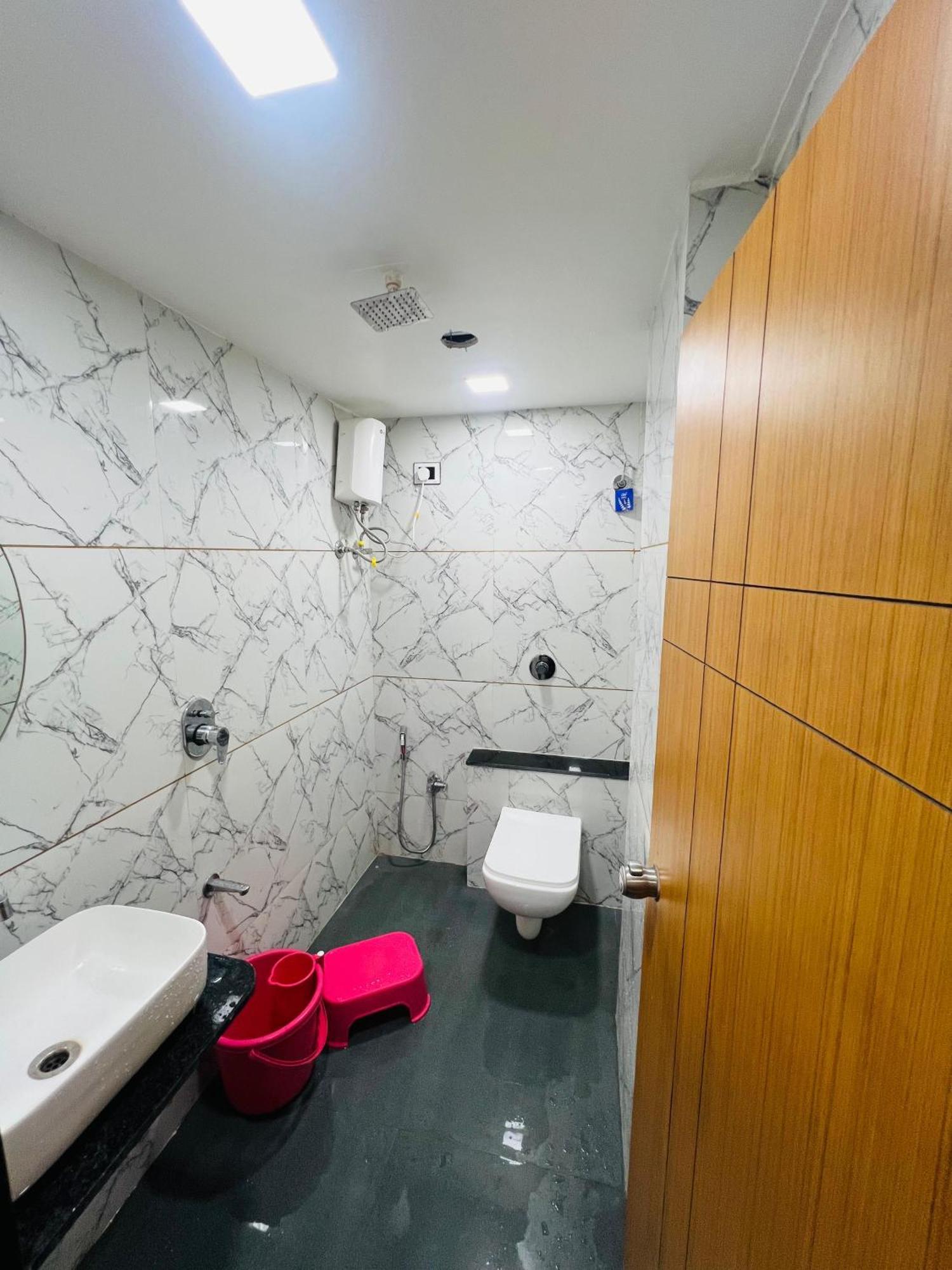 Hotel Exotic Ahmedabad Exterior foto