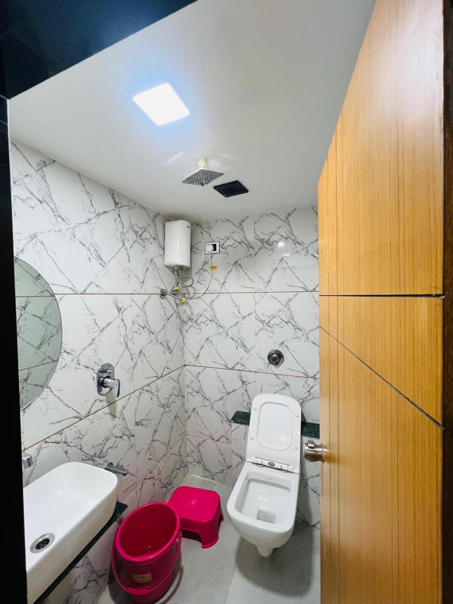 Hotel Exotic Ahmedabad Exterior foto