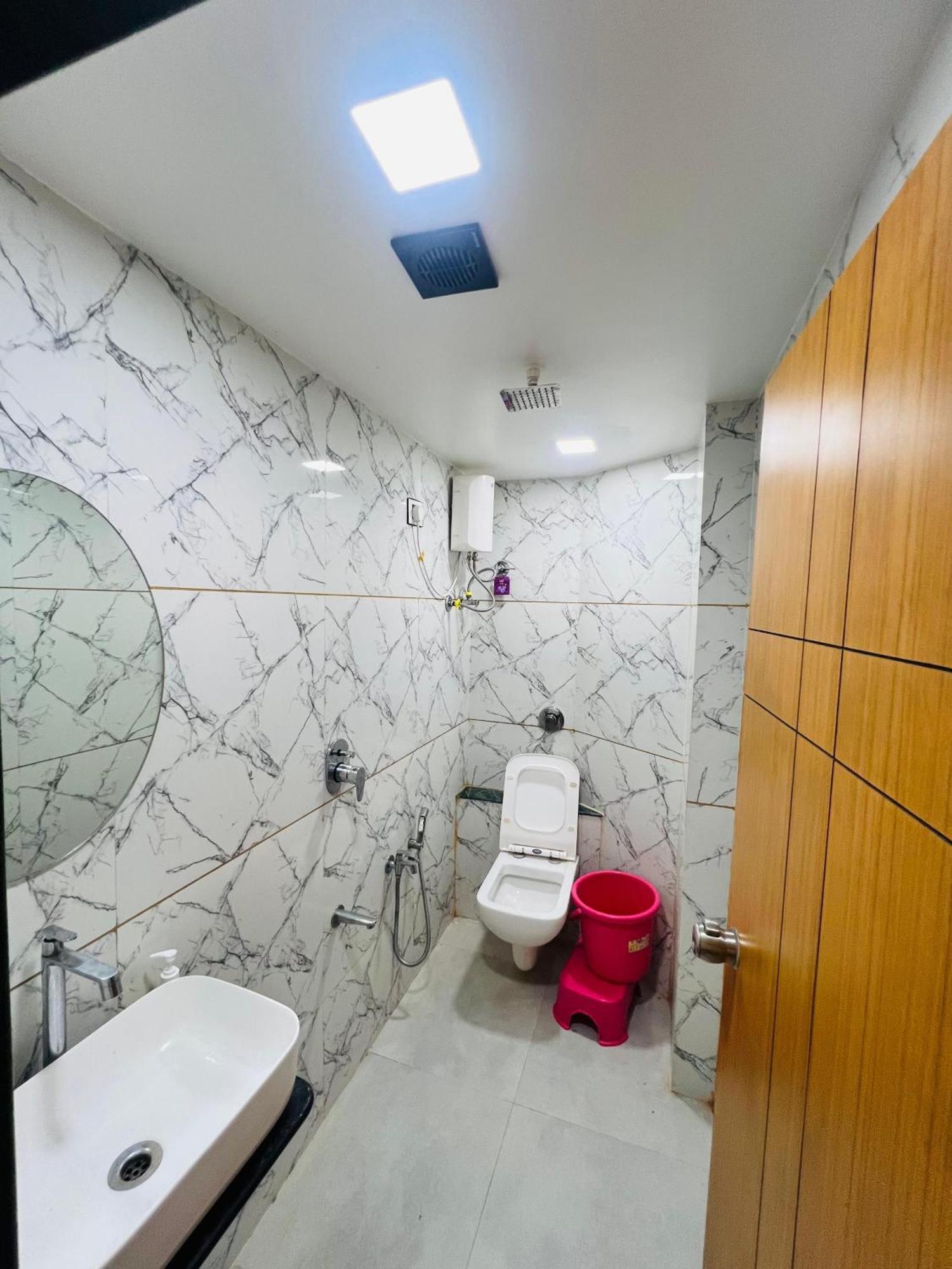 Hotel Exotic Ahmedabad Exterior foto