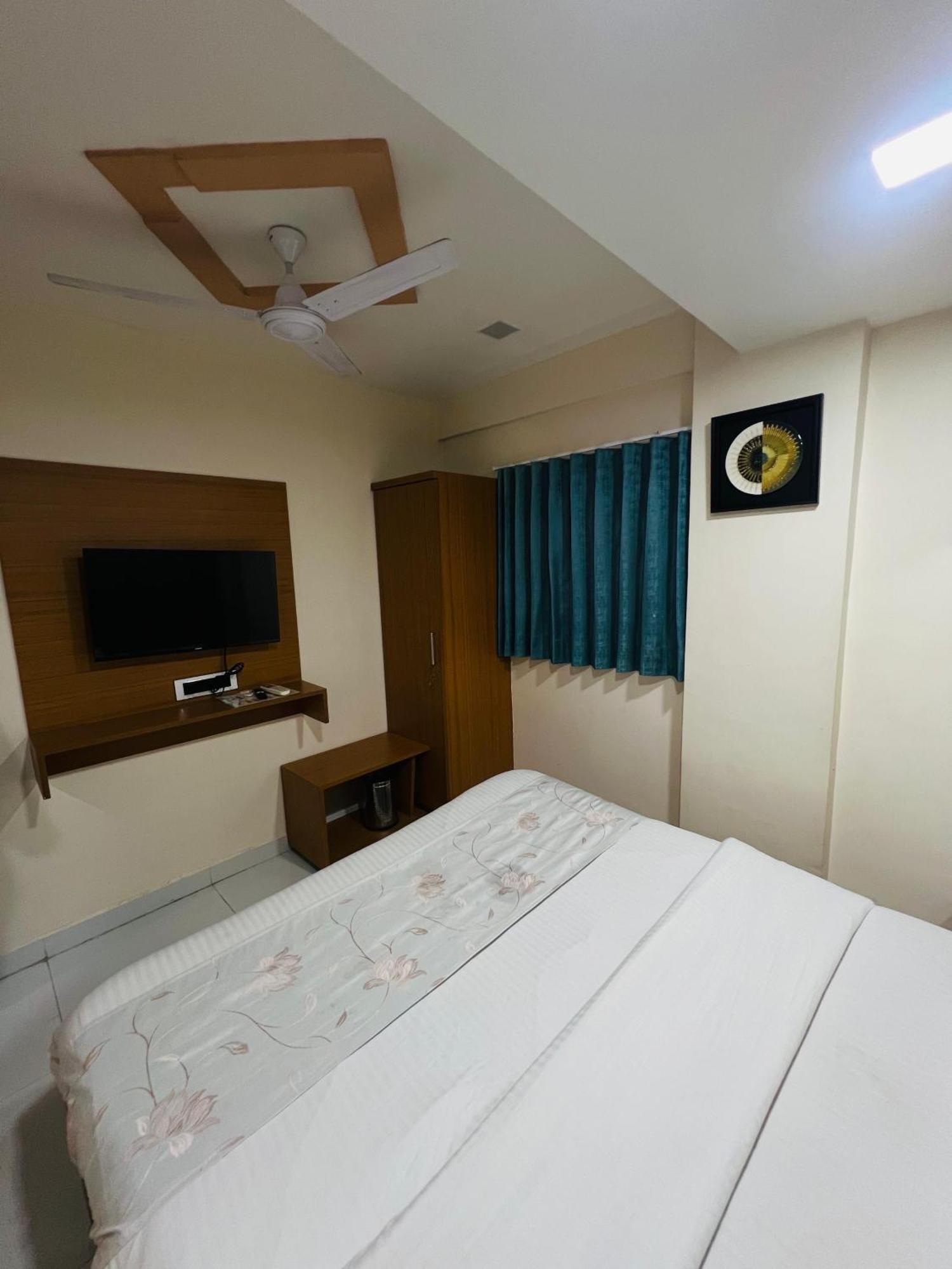 Hotel Exotic Ahmedabad Exterior foto
