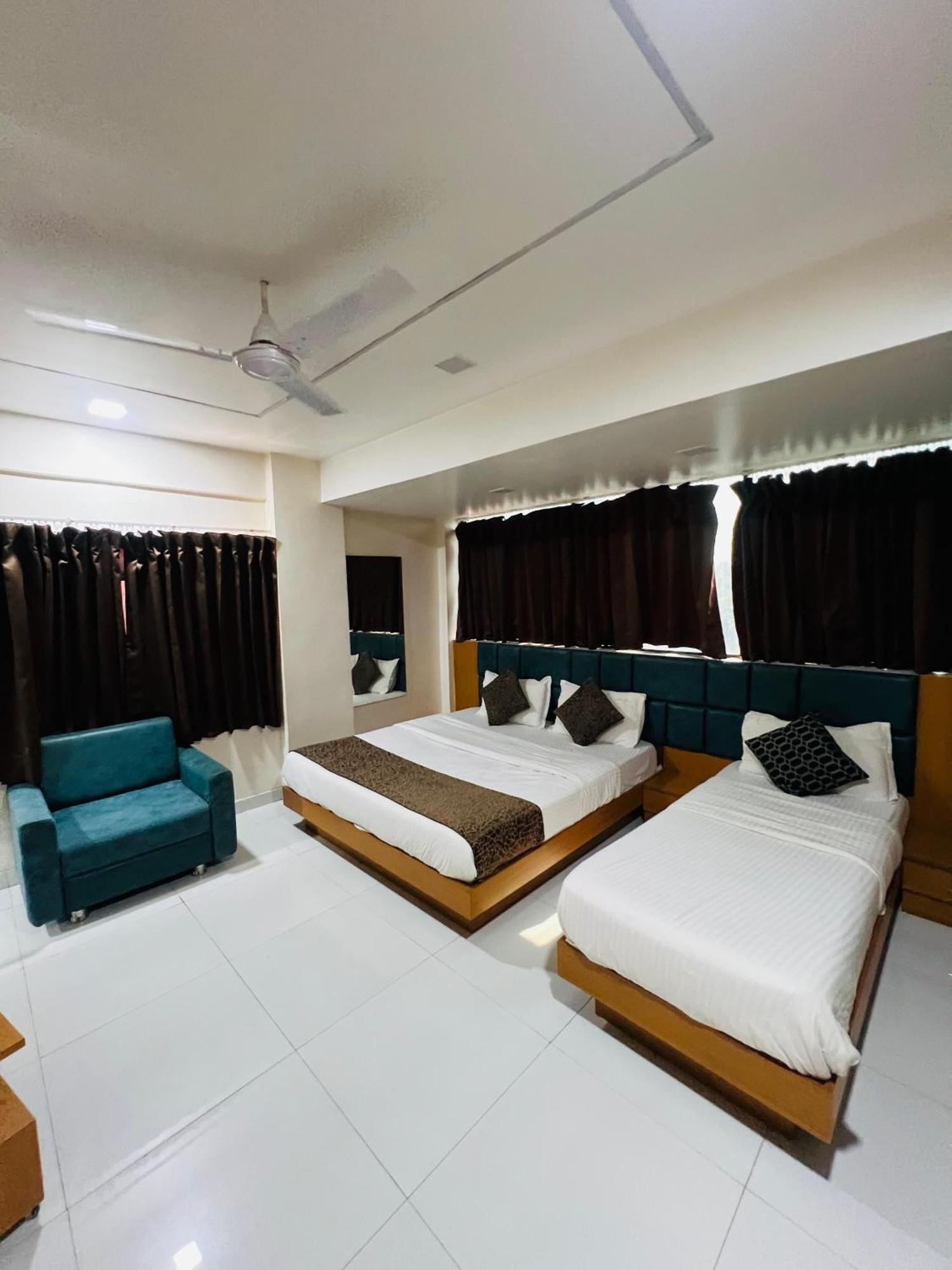 Hotel Exotic Ahmedabad Exterior foto