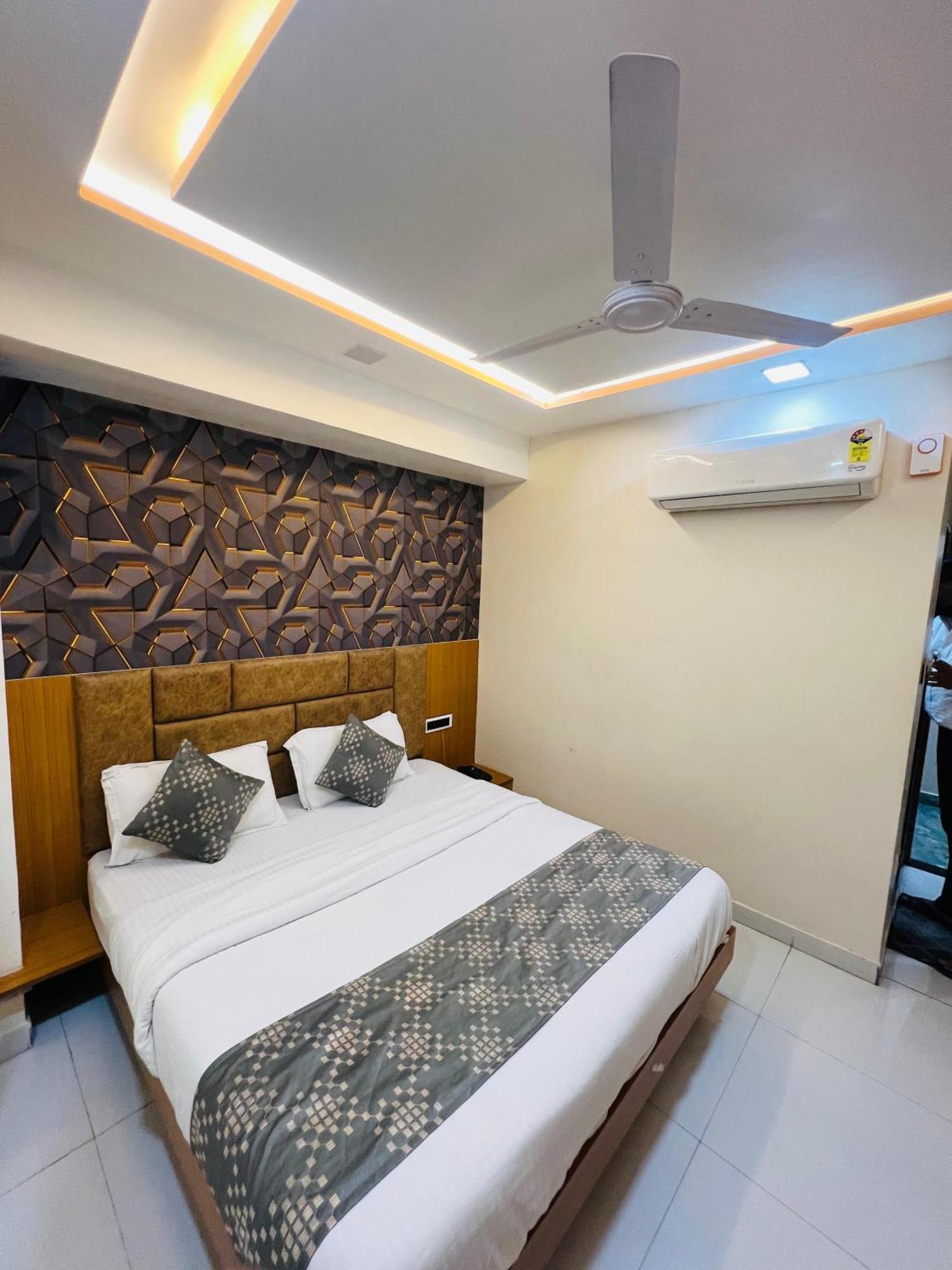 Hotel Exotic Ahmedabad Exterior foto